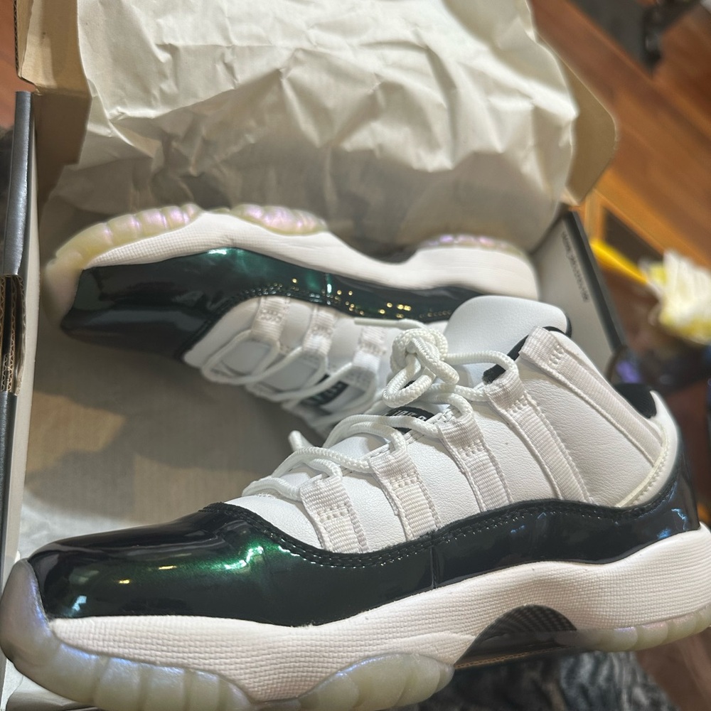 Jordan 11 Retro Low Iridescent (GS) - Picture 12 of 13